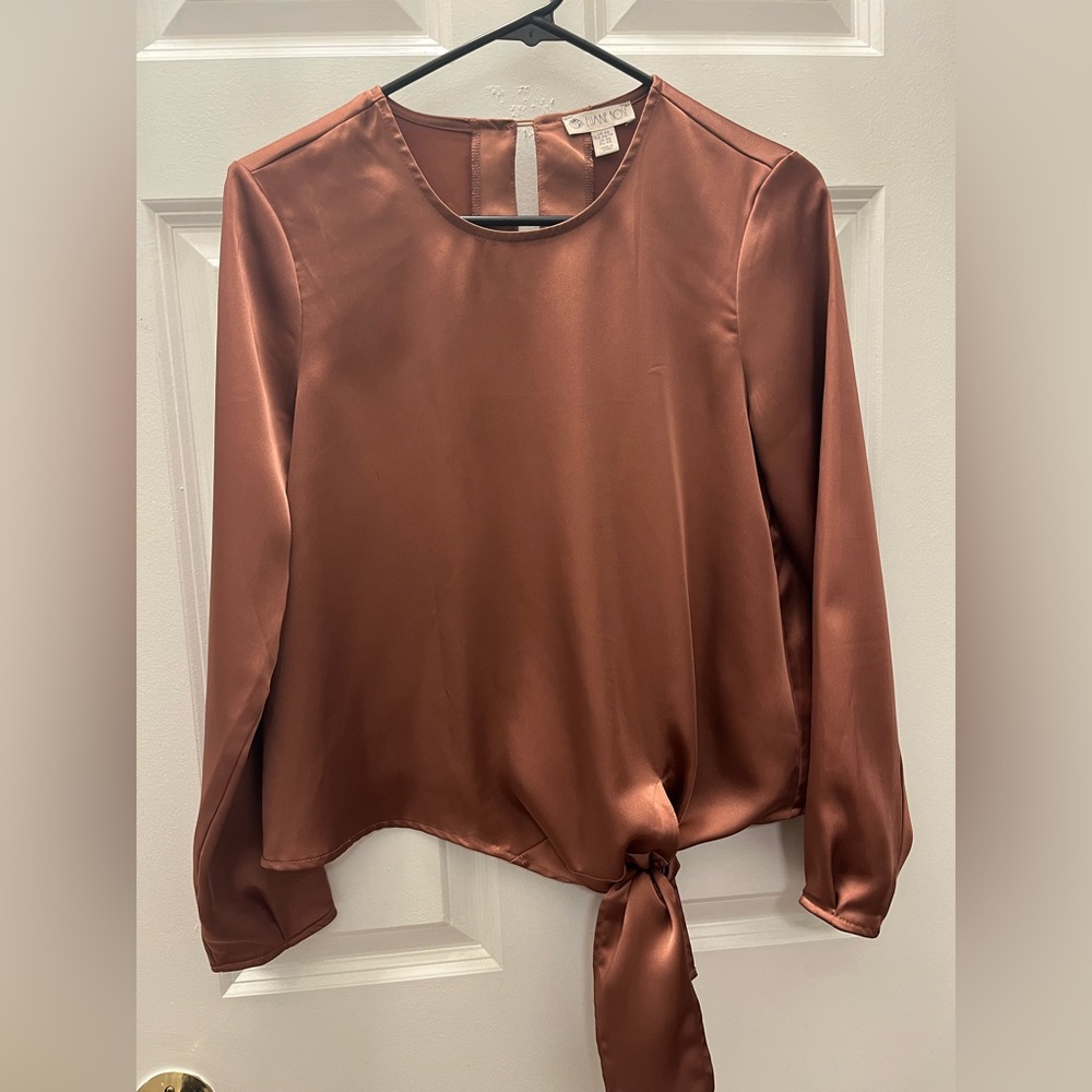 Eliane Rose Satin Long Sleeve Tie Waist Top - Picture 3 of 7